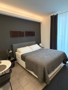 FASHION HOUSE ELVIRA 1