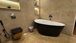 Luxurious GEM and PYRAMIDS view