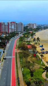 Apartamento tipo estúdio no Centro de Bertioga, Wi-Fi, Vaga, Churrasqueira, a 3 min de carro da praia e balsa