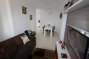 Apto Praia Grande 2 quartos 50mts praia