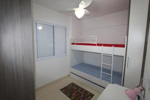 Apto Praia Grande 2 quartos 50mts praia