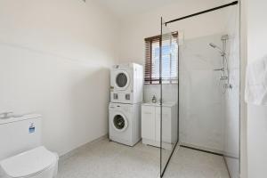 Charming Sandy Bay Stay