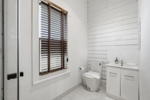 Charming Sandy Bay Stay