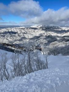 HIKONE-Step 彦根ステップ 彦根駅徒歩4分 軽自動車用無料駐車場 彦根城徒歩15分 14名まで 戸建貸切