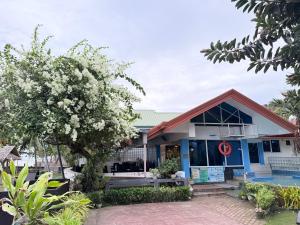 SEAVIEW BEACH RESORT