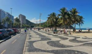 Beautiful Studio in Copacabana one block from the beach!
