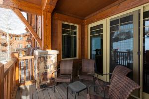 Grand Lodge - 3 Bedroom Deluxe #404 - Ski-in out condo