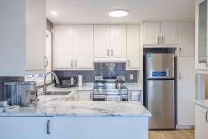 Entire NEW House 5BDR , close to DT MTL, 4 Parking