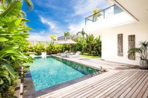 Coastal Elegance 4BR Villa, 400m to Finns,