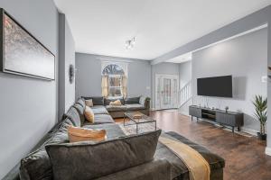 The Modern Family Retreat ABODEbucks