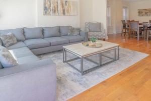 3BR-2BA Townhome TGE Neighborhood ABODEbucks