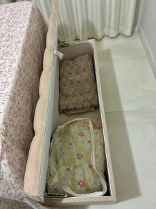 Apto confortável a 100 m da Praia Guilhermina, com Wi-Fi gratuito e estacionamento gratuito