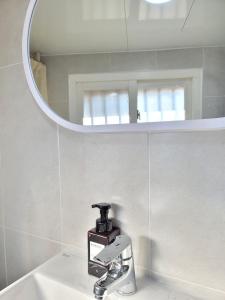 Shinchon Ground Floor, Entire Private 3BR House