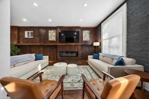 Stylish City Oasis ABODEbucks