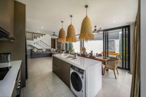 Villa Kammara 4BR Villa Private Pool In Central Canggu