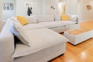 5BR Tower Grove Family Home ABODEbucks