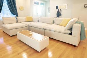 5BR Tower Grove Family Home ABODEbucks