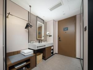 Atour Hotel Yanji Yanbian Universitys famous Pear Blossom Road