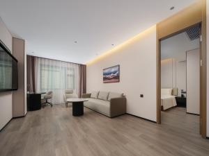 Atour Hotel Yanji Yanbian Universitys famous Pear Blossom Road