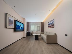 Atour Hotel Yanji Yanbian Universitys famous Pear Blossom Road