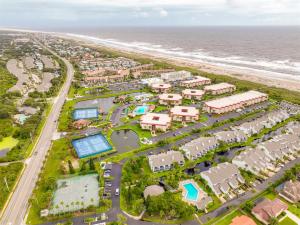 Ocean & Racquet 1202