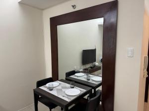 Casa Rosie in Seibu Tower - homey 1BR near BGC High Street
