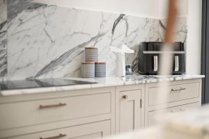 Uk شقة فاخرة 5 غرف نوم للإقامات القصيرة كينسينغتون