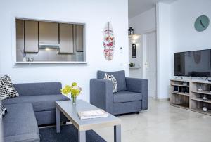 LL- 1 bedroom apt close to Laguna Village Estepona