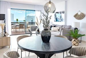 DJA- Modern 2 bedroom apartment close to beach