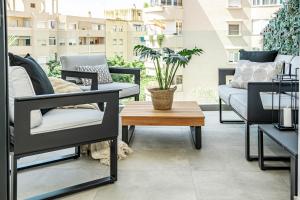 INF3.3K- Stunning city apartment close to beaches