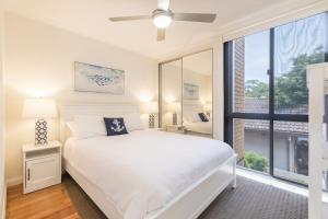 The Crest 6, 6-8 Tomaree Rd - Bay Views, Coastal Escape, 100 metres to Shoal Bay Beach