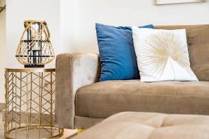 INF2.5E- Tastefully furnished flat Estepona cente