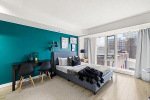 Downtown Oasis Sleek Suite by Yonge Dundas Sq