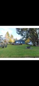 Spacious 4-Season Cabin with Lakefront Views in Silver Sands