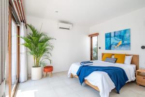 Villa Mecalo by Pura Homes