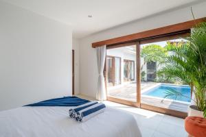 Villa Mecalo by Pura Homes