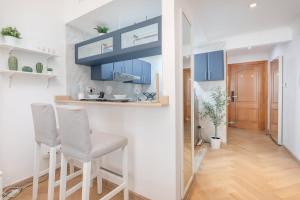 Free housekeeping visits during your stay - StayShort - Cozy Beachside Stay in Dubai Marina Near JBR Sleeps 2