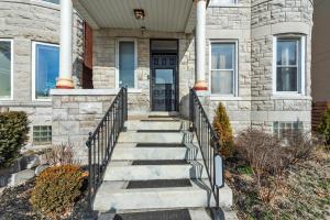 Stylish Getaway in St Louis ABODEbucks