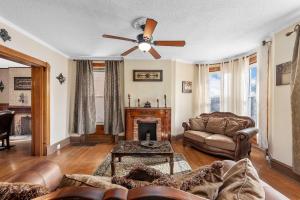 Stylish Getaway in St Louis ABODEbucks