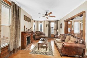 Stylish Getaway in St Louis ABODEbucks