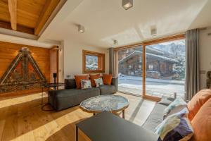 Luxury Mountain Chalet Pool Sauna Cinema