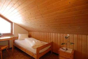 Budget Single Room with Shared Bathroom room in Hotel Ducan