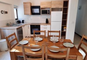 Charmante dépendance en rez de jardin dune maison