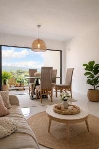 Mountain and pool modern apartment