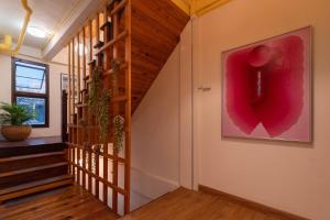 Walk2BTS, KingBed, FastWiFi, FreeLaundry, Netflix