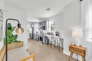 RG 2-1 DT Dallas l FIFA WORLD CUP READY l 5 Min from Love Field