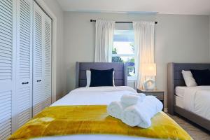 3BR Richardson Park Retreat With Deck Sleeps 11