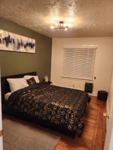 Home Minutes from Lake Merritt & Highland Hospital