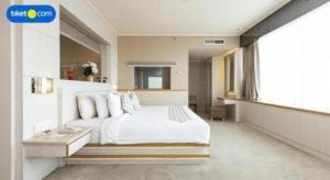 Horison Ultima Makassar