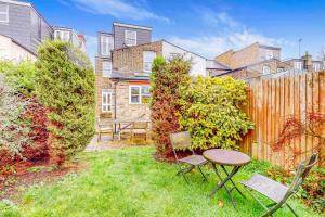 Spacious 3-Bed London Home with Garden Near West Ealing Station
